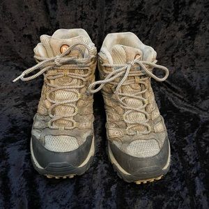 Size 9 Merrell Moabs UGC